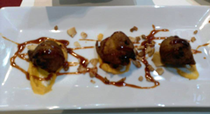Buñuelos de morcilla con salsa de boniato